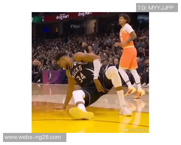 字母哥愤怒撕毁球衣雄鹿惨败后更衣室内冲突升级引发关注 字母哥愤怒撕毁球衣雄鹿惨败后更衣室内冲突升级引发关注